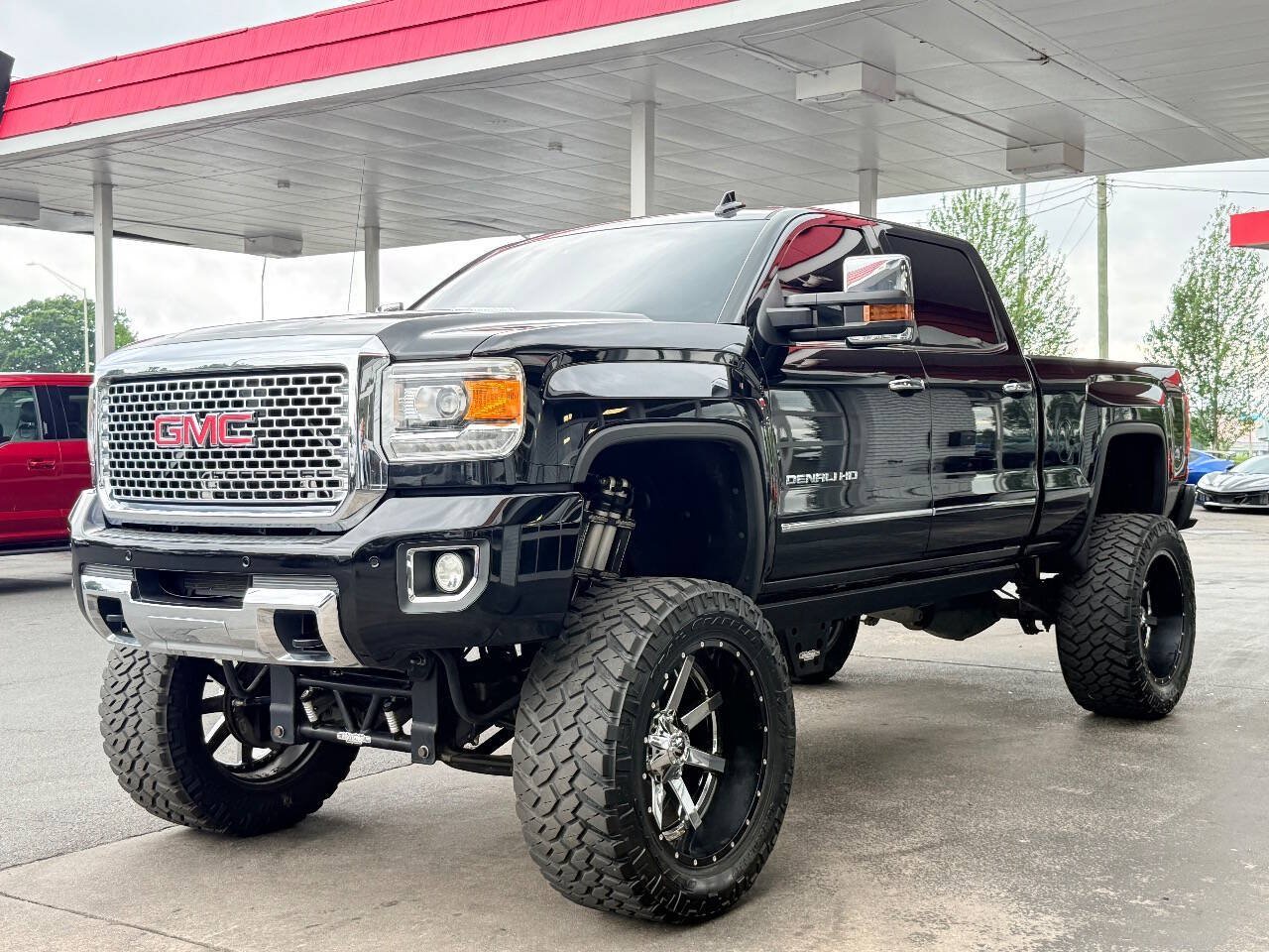 Used 2015 GMC Sierra 2500 Denali w/ Duramax Plus Package AWD/4WD image 6