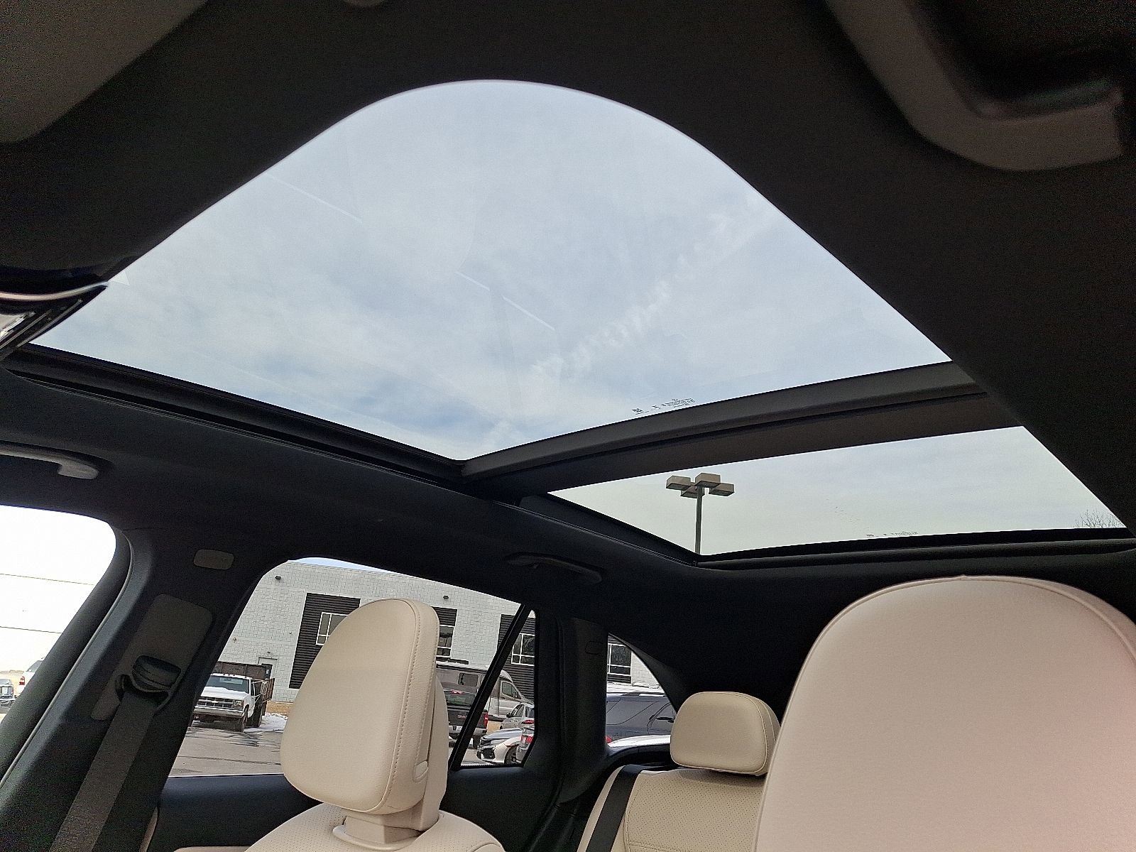 New 2026 Mercedes-Benz GLC 300 GLC 300 image 9