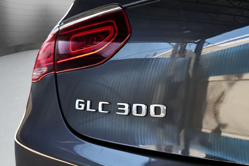Used 2022 Mercedes-Benz GLC 300 4MATIC Coupe image 15