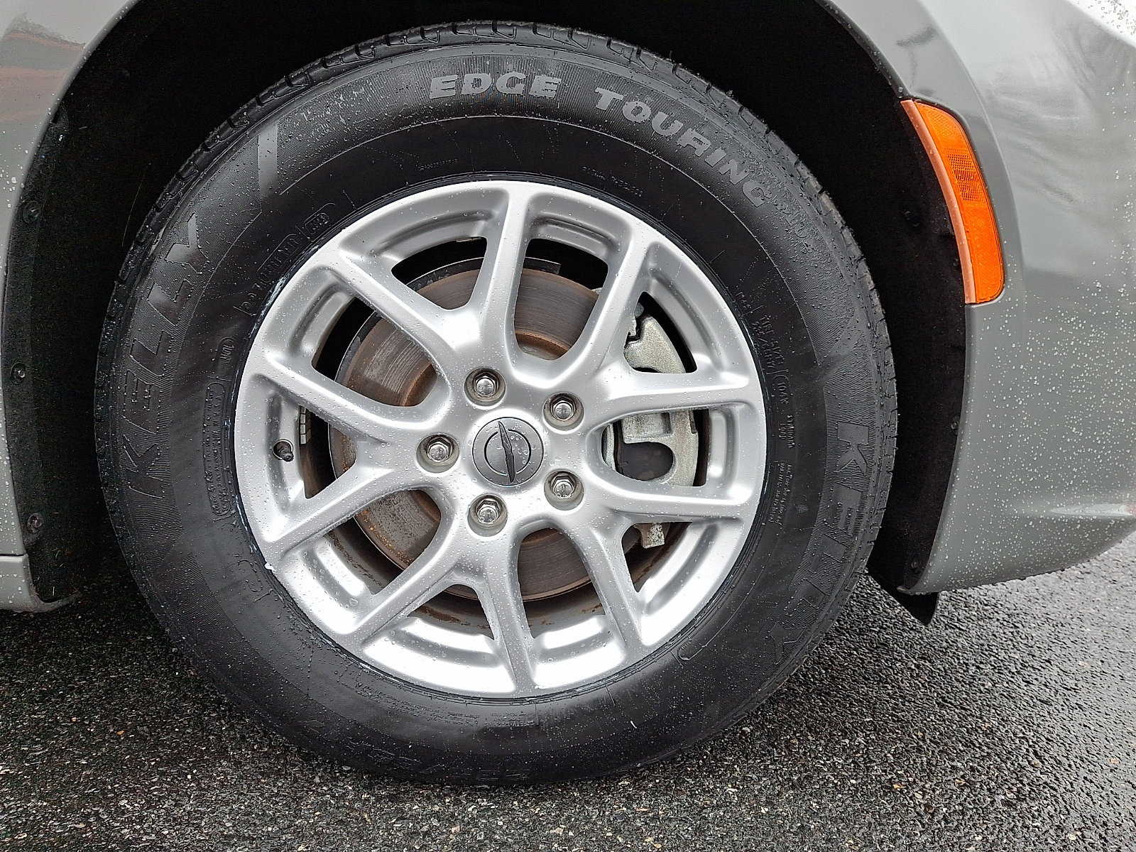 Used 2023 Chrysler Pacifica Touring-L image 8