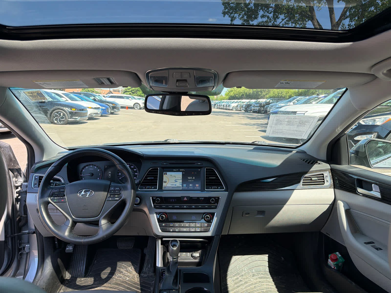 Used 2017 Hyundai Sonata Limited w/ Tech Package 03 FWD image 7