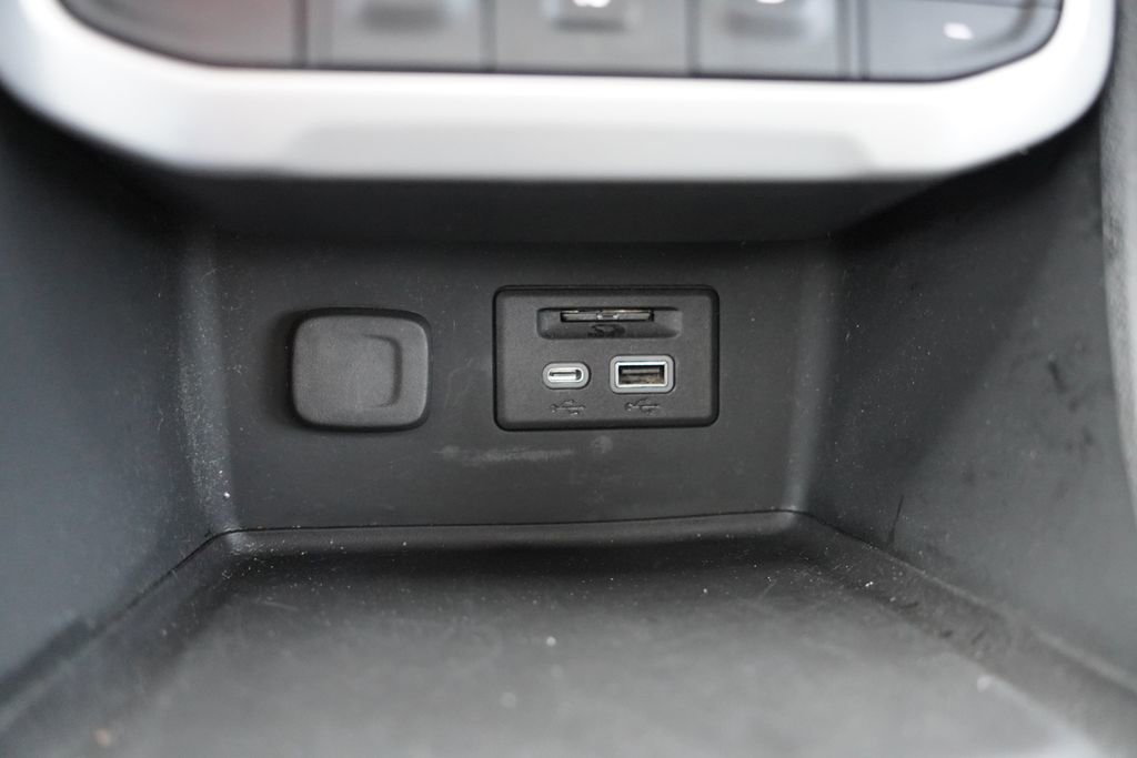 Certified 2023 GMC Acadia SLE image 31