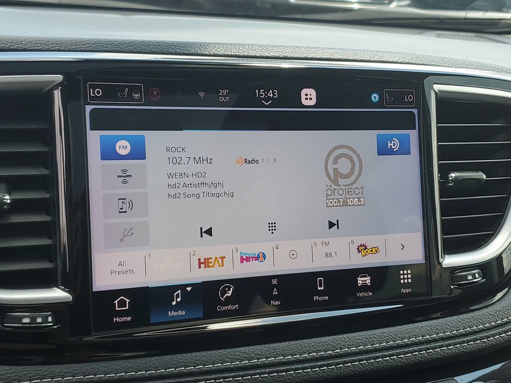 Certified 2023 Chrysler Pacifica Limited FWD image 29