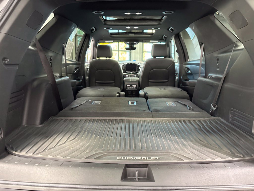 Used 2023 Chevrolet Traverse LT w/ LT Premium Package AWD/4WD image 55