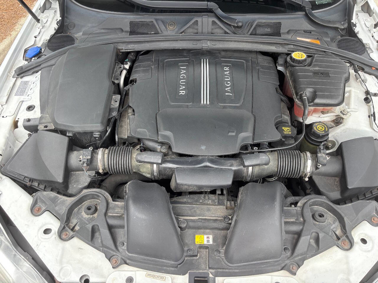 Used 2011 Jaguar XF Premium RWD image 17