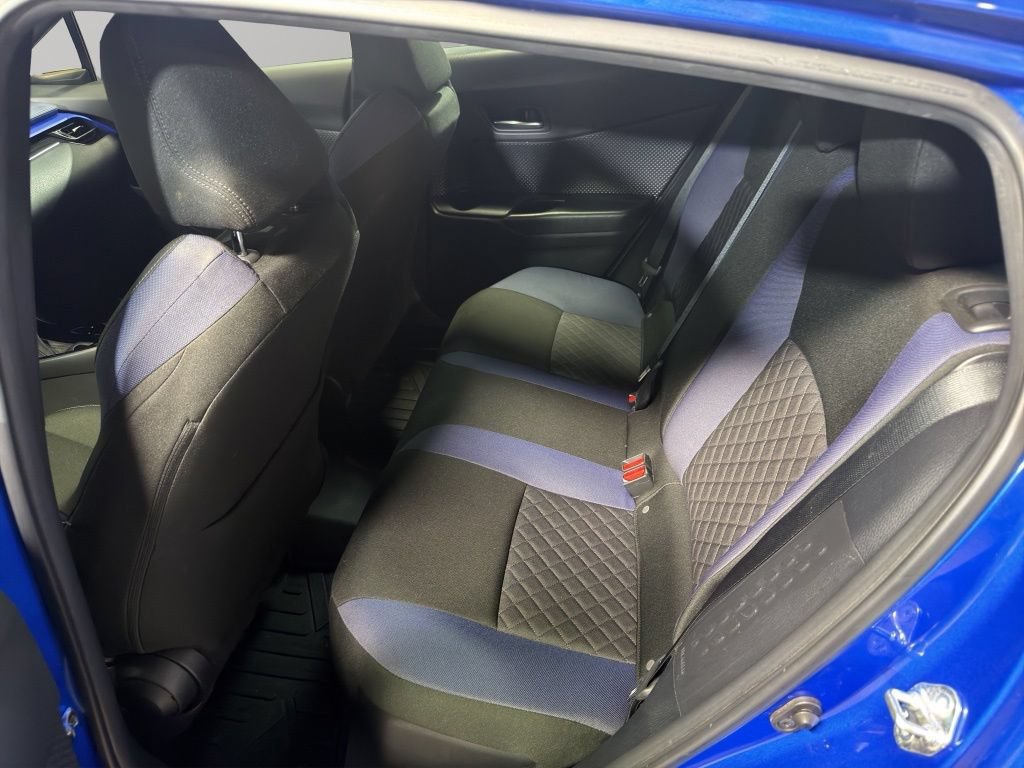 Used 2020 Toyota C-HR XLE FWD image 16