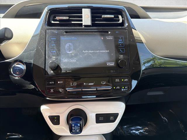 Used 2016 Toyota Prius Three w/ Advanced Technology Package FWD image 17