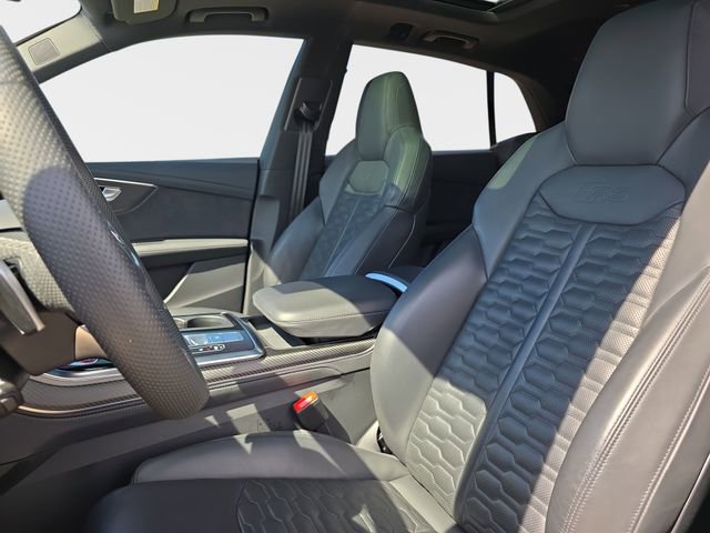 Used 2024 Audi RS Q8 w/ Black Optic Package image 18