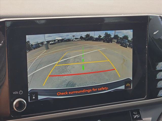 Used 2025 Toyota Camry SE w/ Convenience Package FWD image 13