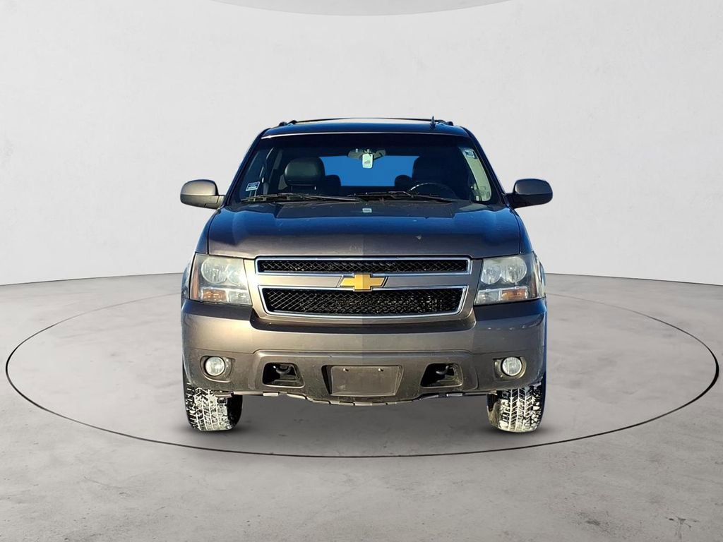 Used 2012 Chevrolet Suburban LT image 3