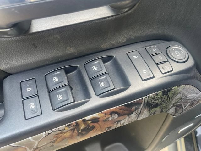 Used 2017 Chevrolet Silverado 1500 LTZ Z71 w/ Realtree Edition AWD/4WD image 24