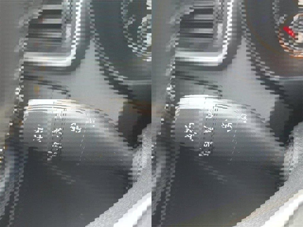 Used 2019 Kia Sorento LX w/ LX Convenience Package image 18