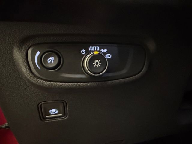 Used 2024 GMC Terrain SLE w/ Driver Convenience Package image 6