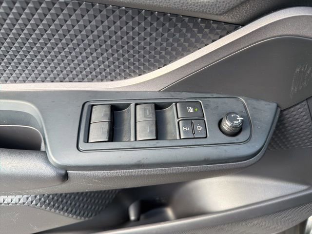 Used 2020 Toyota C-HR LE FWD image 12