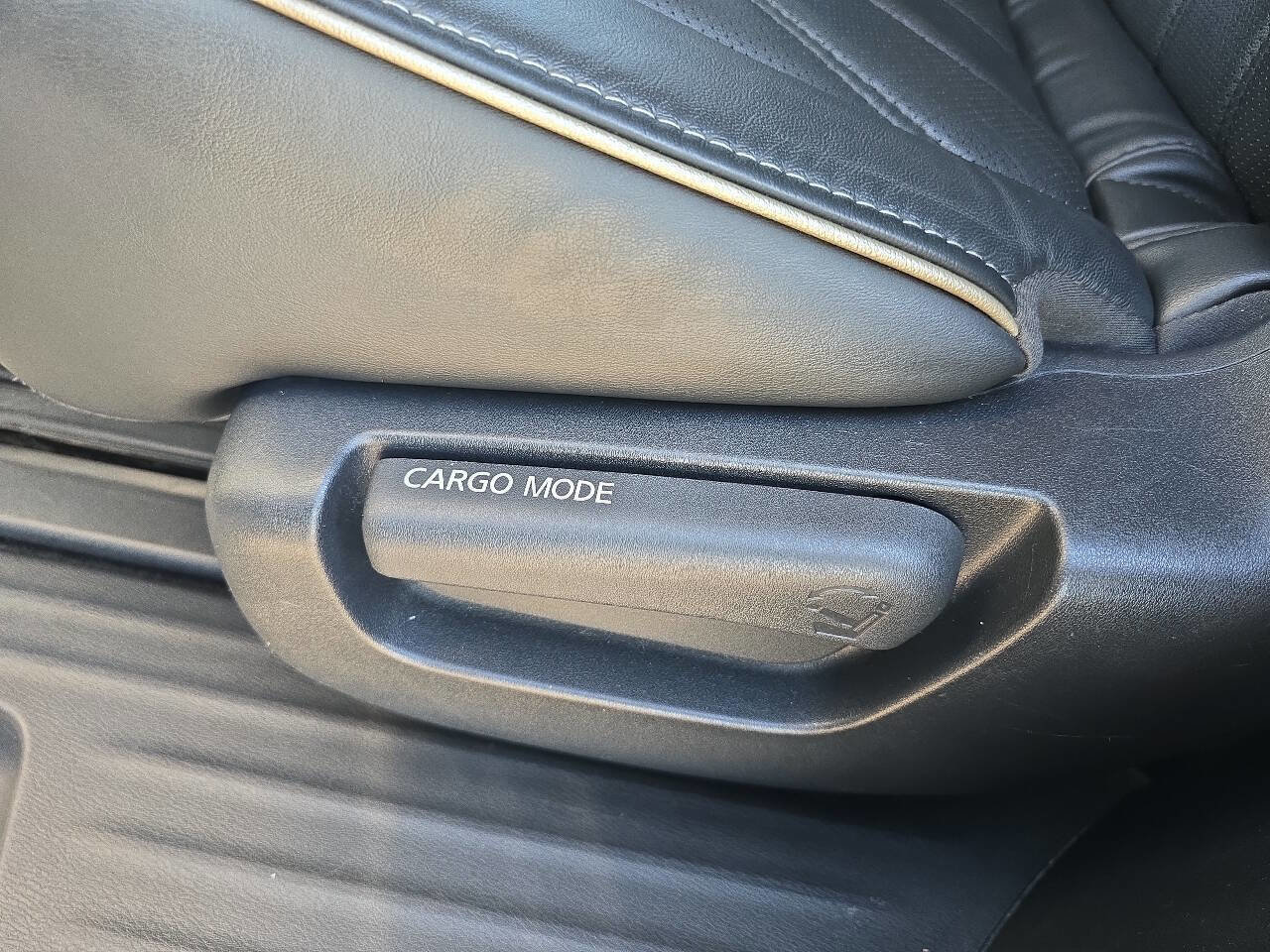 Used 2019 INFINITI QX60 Luxe w/ Essential Package image 32