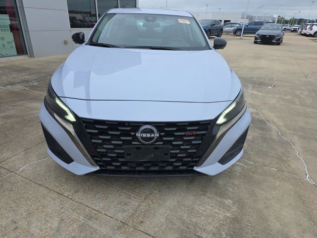 Used 2024 Nissan Altima 2.0 SR FWD image 7