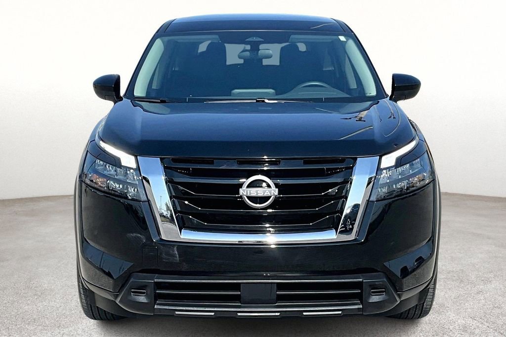 Used 2025 Nissan Pathfinder S image 5