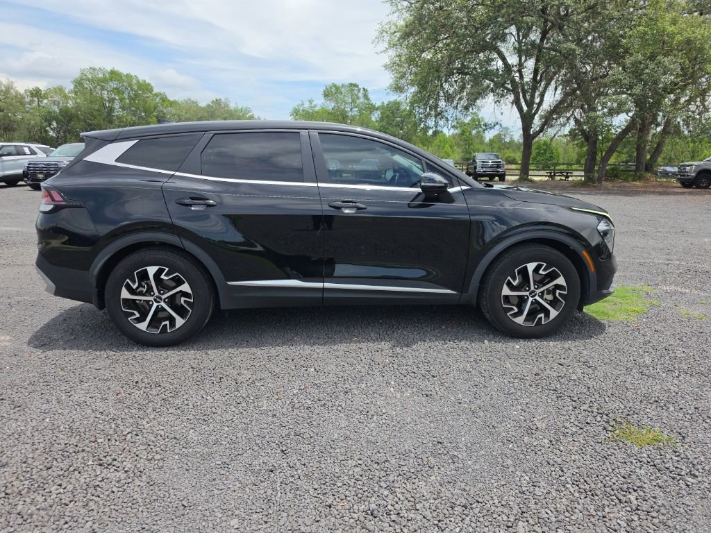 Used 2023 Kia Sportage EX FWD image 3