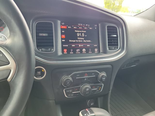 Used 2015 Dodge Charger SXT RWD image 19