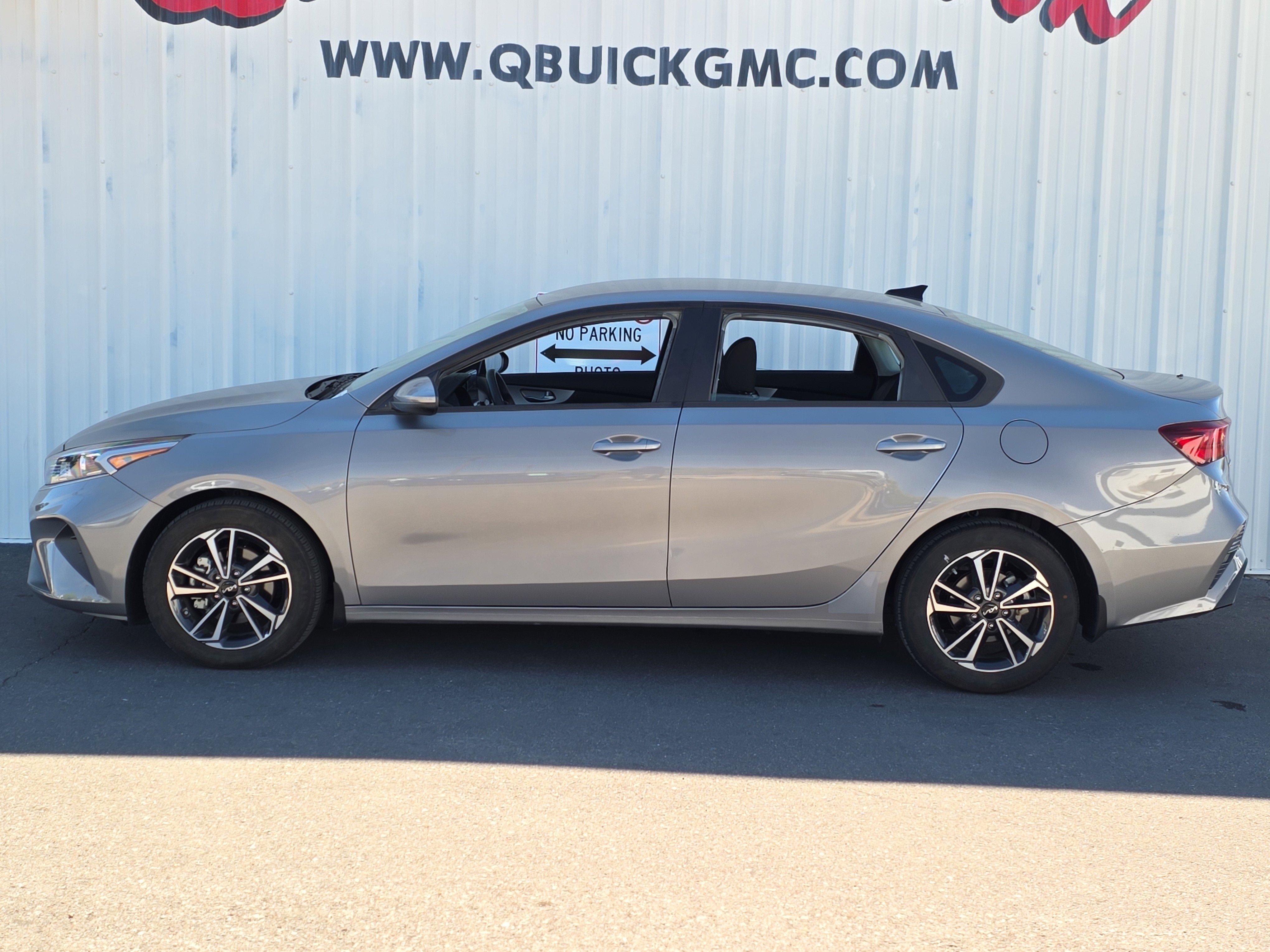 Used 2023 Kia Forte LXS image 4