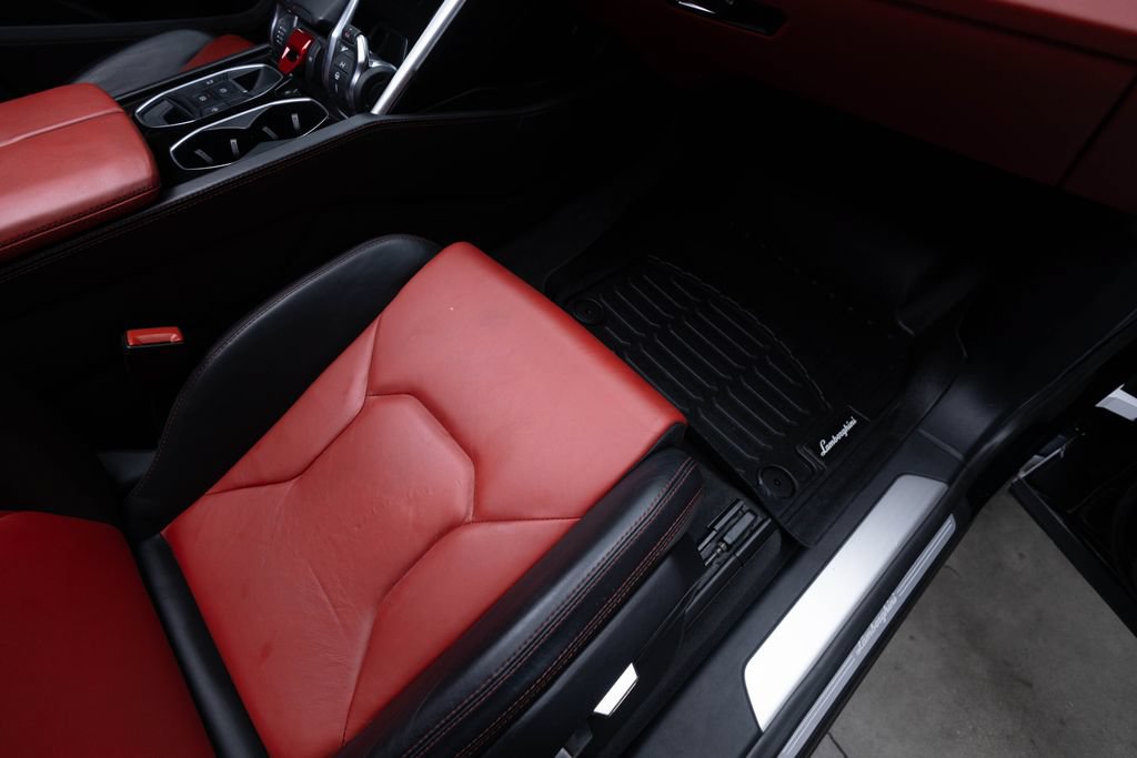 Used 2022 Lamborghini Urus AWD/4WD image 49