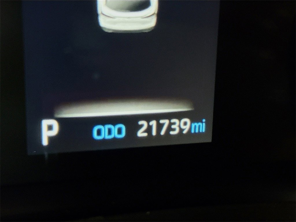 Certified 2023 Toyota Sienna XLE image 5