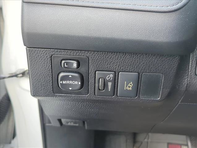Used 2017 Toyota RAV4 LE image 15