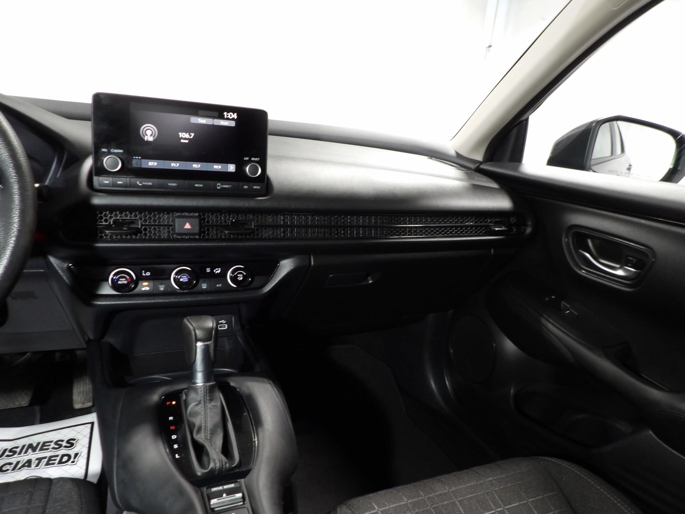 Used 2025 Honda HR-V LX image 12