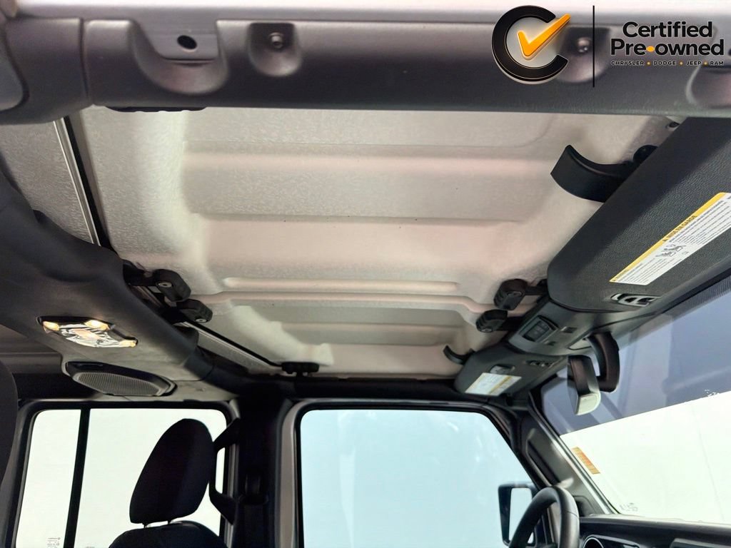 Certified 2023 Jeep Gladiator Sport AWD/4WD image 36