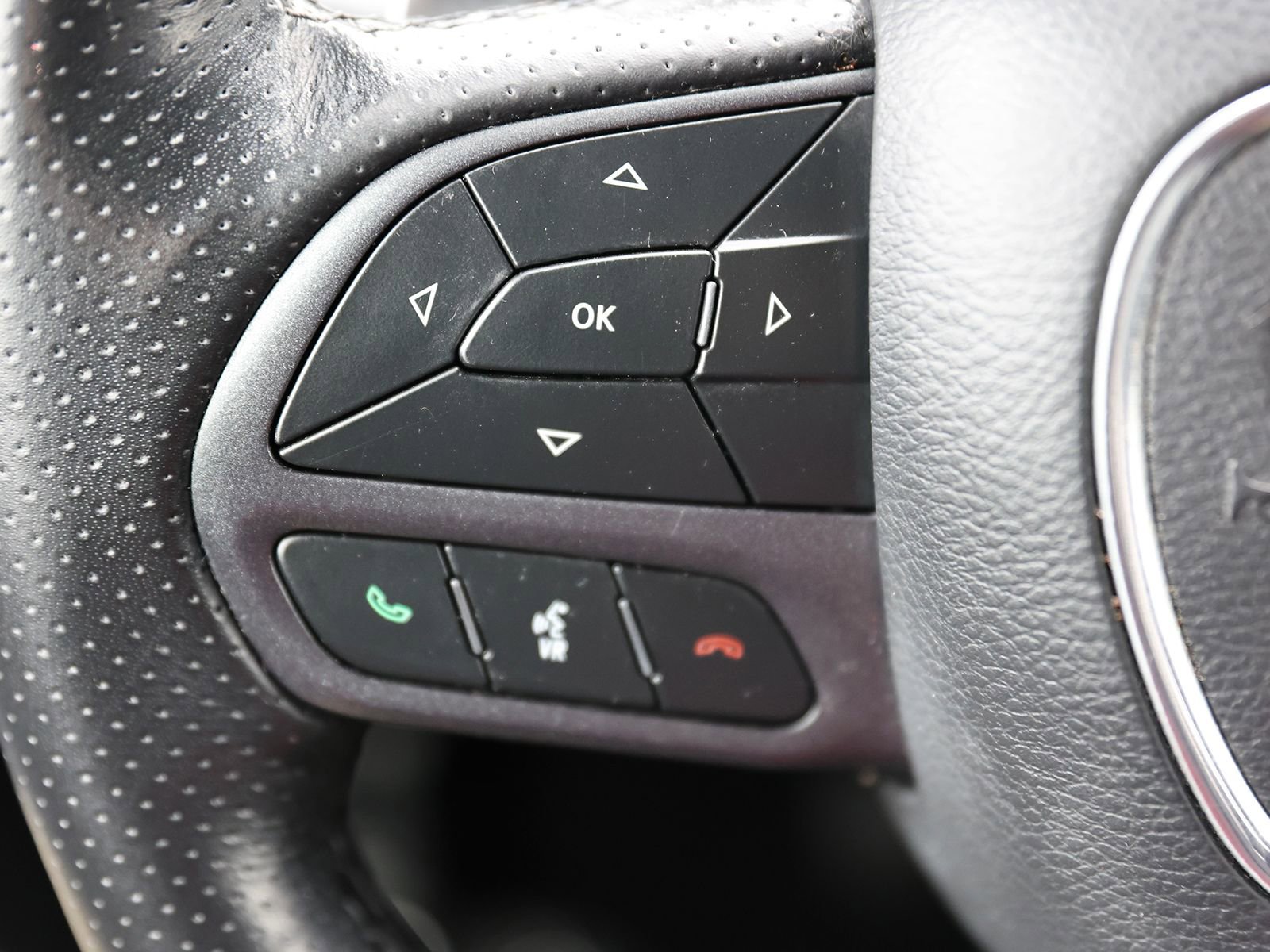 Used 2022 Dodge Durango GT image 39