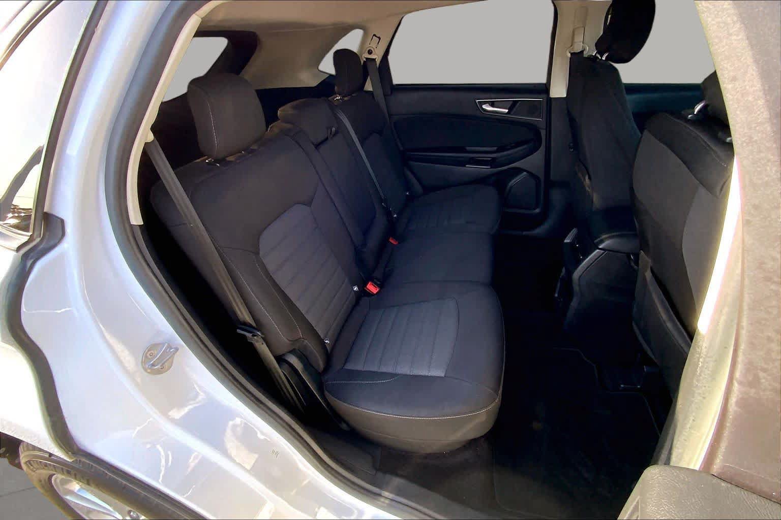 Used 2016 Ford Edge SE FWD image 20