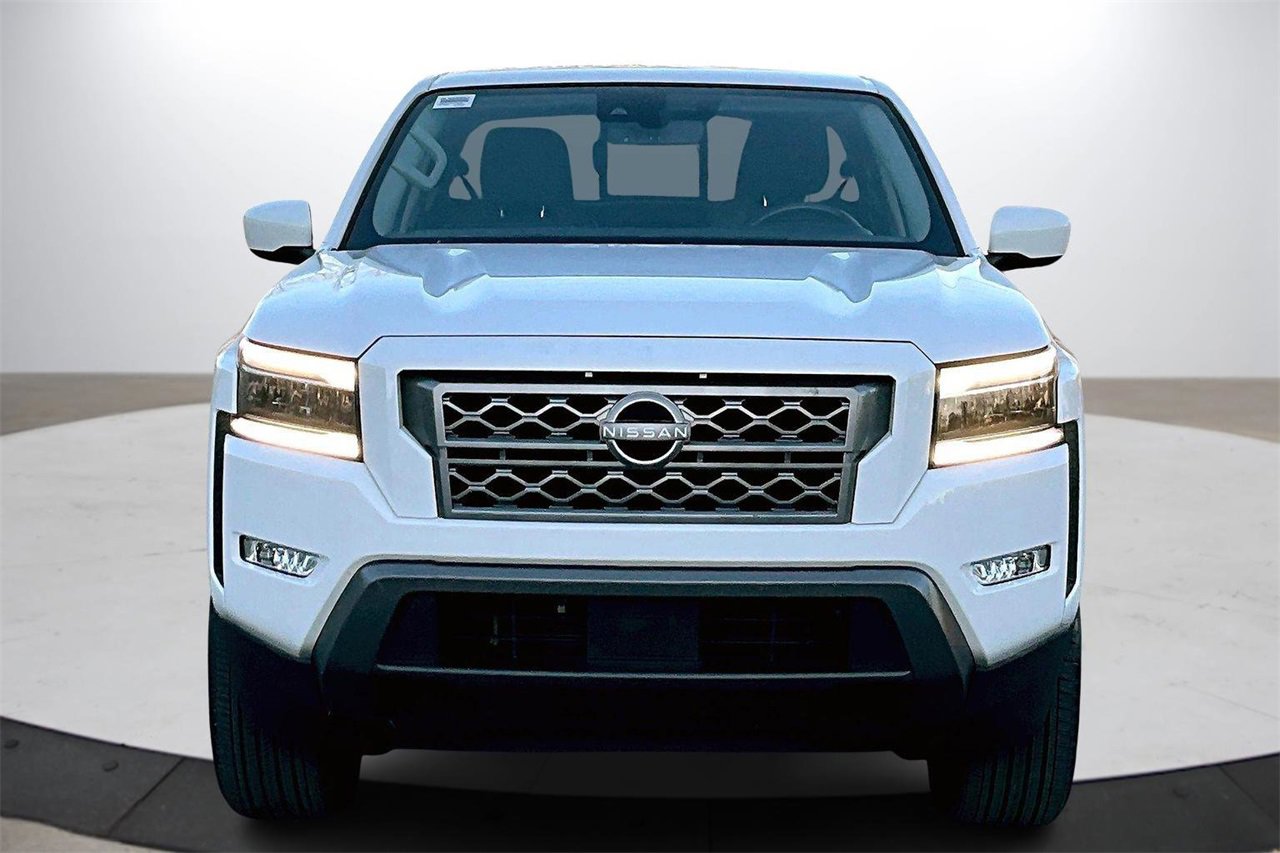 Used 2024 Nissan Frontier SL w/ Technology Package image 3