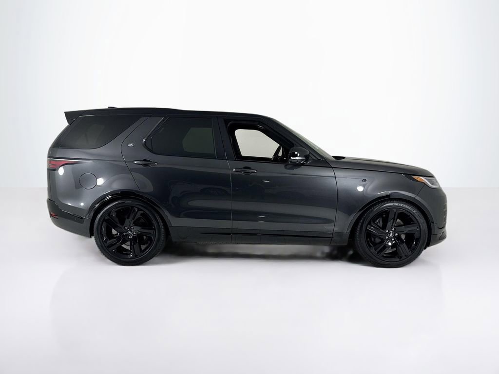 Used 2024 Land Rover Discovery Dynamic SE image 6