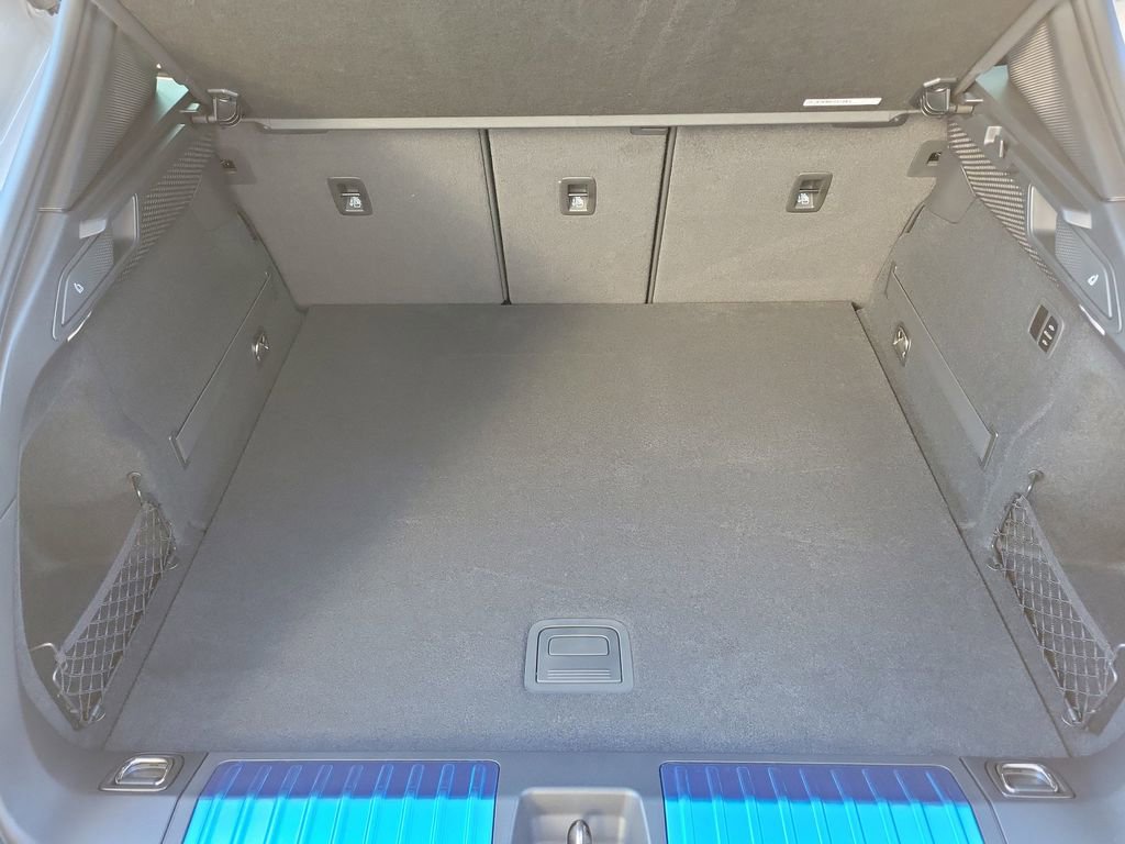 New 2026 Porsche Macan Electric image 17