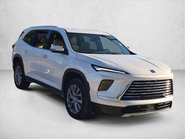 Used 2025 Buick Enclave Preferred FWD image 3