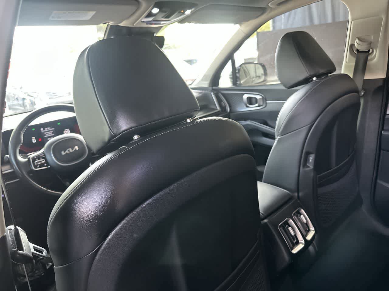 Used 2024 Kia Sorento EX w/ Panoramic Sunroof Package FWD image 23