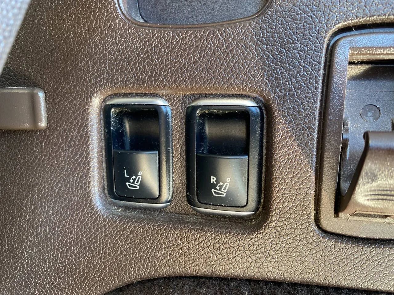 Used 2017 Mercedes-Benz GLS 450 GLS 450 Sport Utility 4D image 9