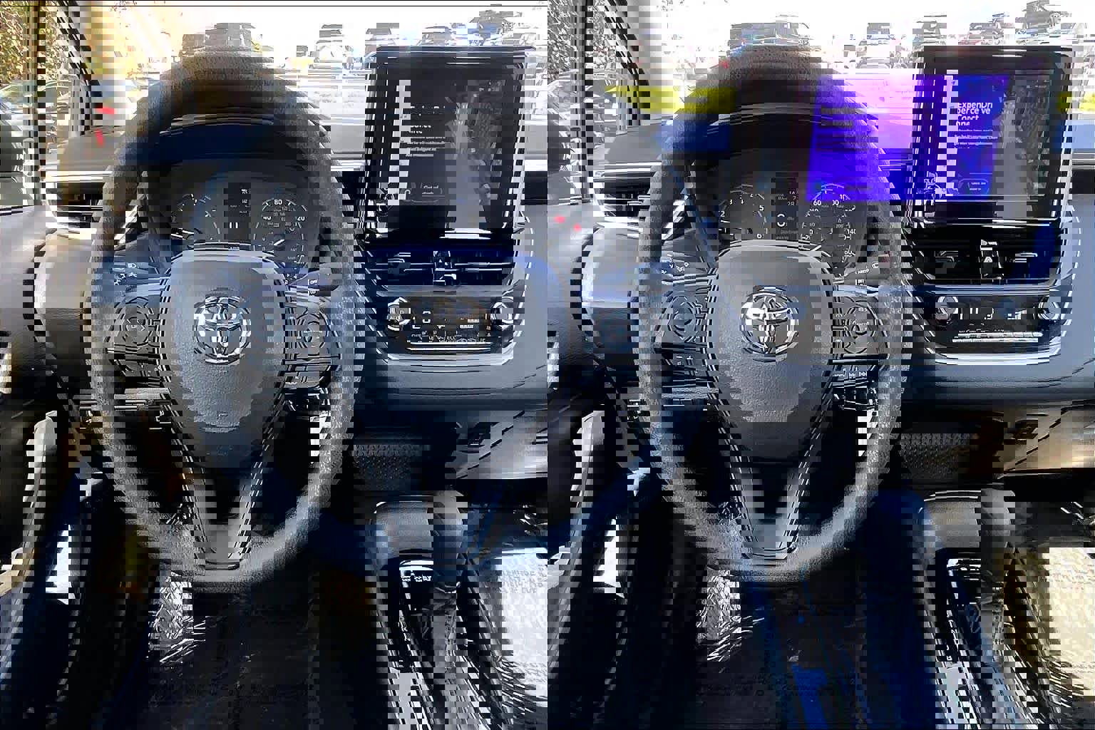 Used 2025 Toyota Corolla LE image 6