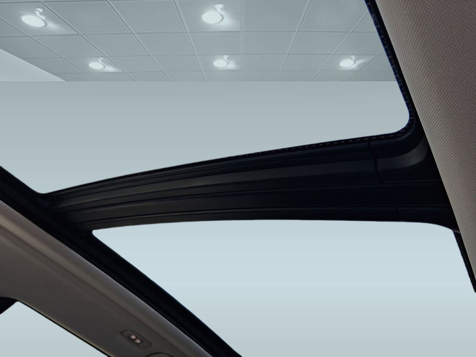 Used 2026 BMW X7 xDrive40i w/ Executive Package image 13