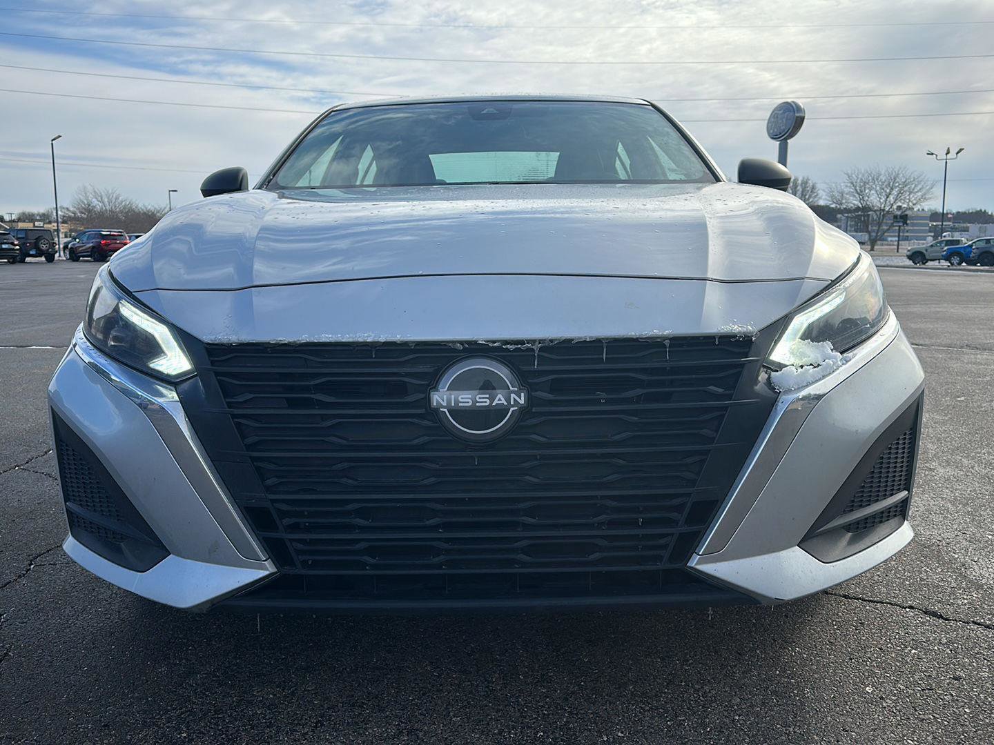 Used 2024 Nissan Altima 2.5 SV image 2