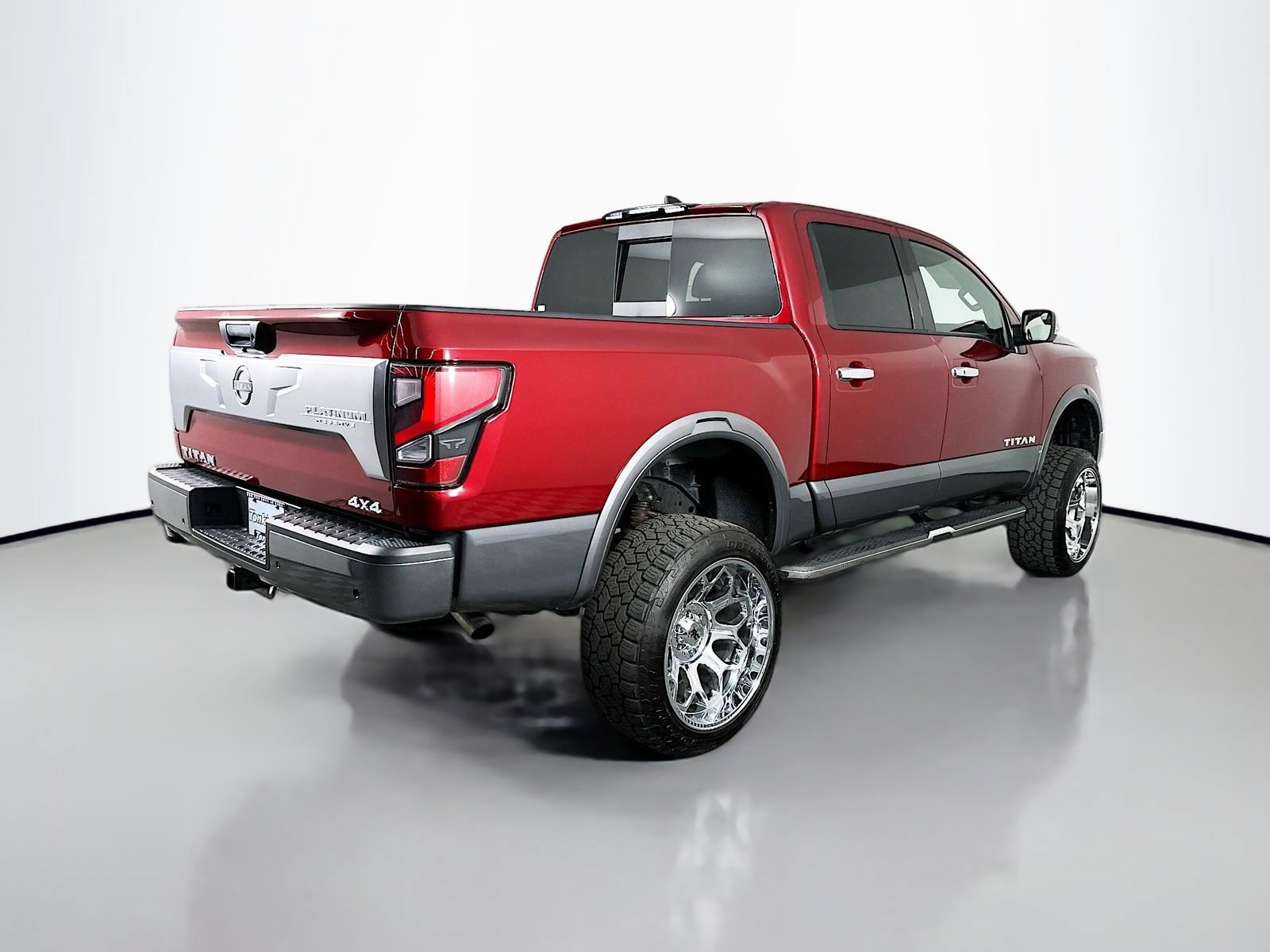 Used 2023 Nissan Titan Platinum Reserve w/ Moonroof Package AWD/4WD image 7
