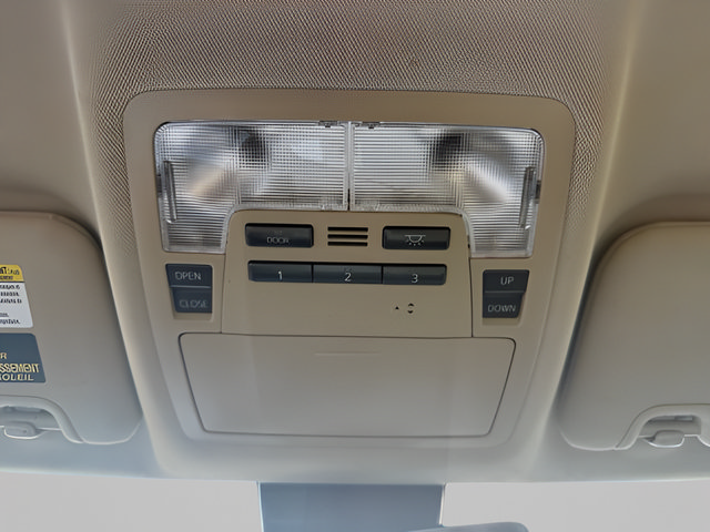 Used 2017 Toyota Highlander XLE FWD image 23