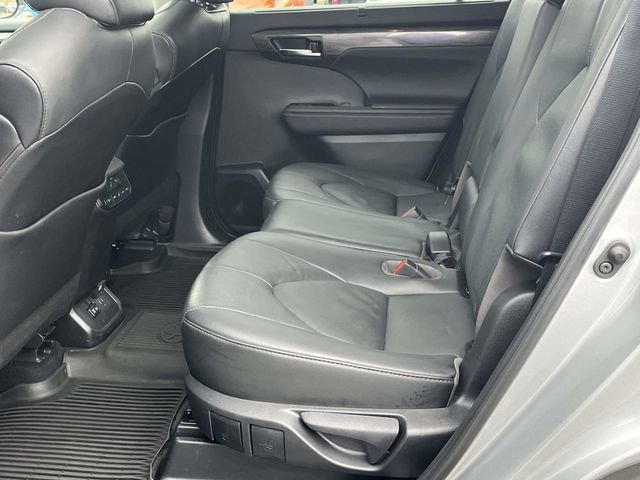 Used 2021 Toyota Highlander Limited image 16