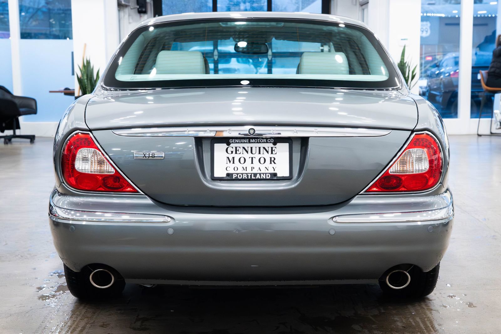 Used 2005 Jaguar XJ8 image 5