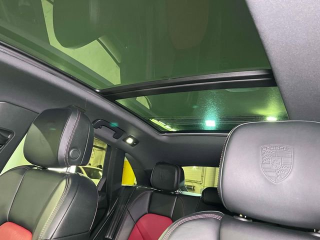 Certified 2023 Porsche Macan Turbo AWD/4WD image 18