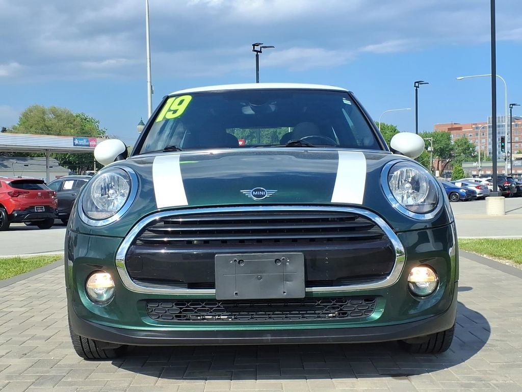 Used 2019 MINI Cooper 2-Door Hardtop w/ Signature Upholstery Package FWD image 2