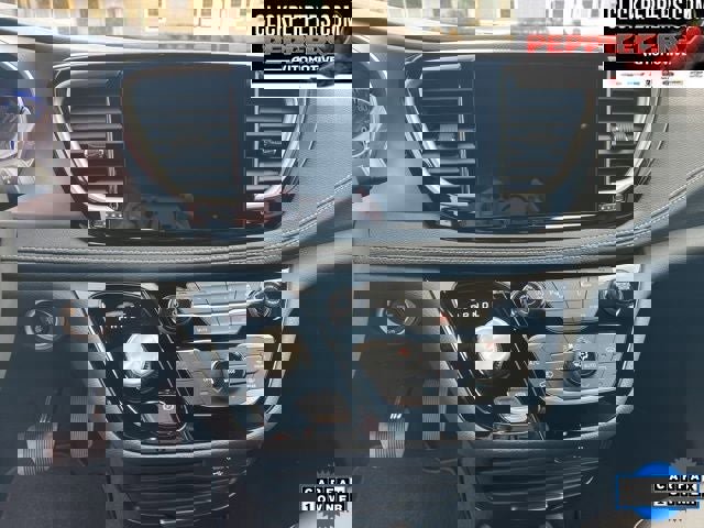 Used 2026 Chrysler Pacifica Select image 15