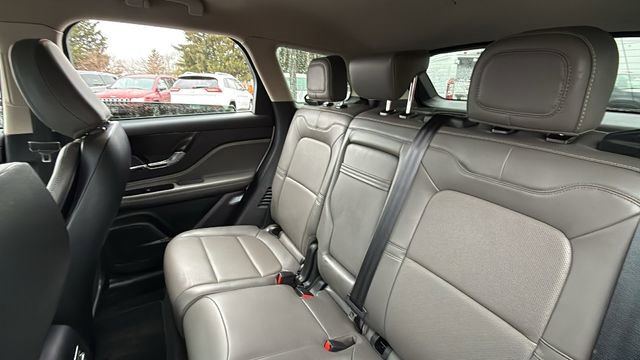 Used 2023 Lincoln Corsair Reserve w/ Rear Removable Package Tray image 4