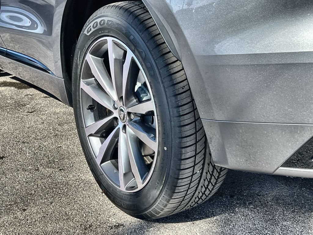 Used 2025 Jaguar F-PACE R-Dynamic S AWD/4WD image 11