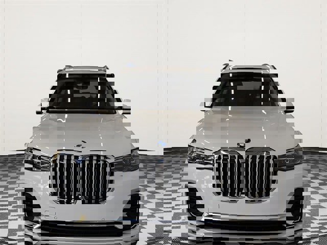 Used 2021 BMW X7 xDrive40i w/ Parking Assistance Package image 3
